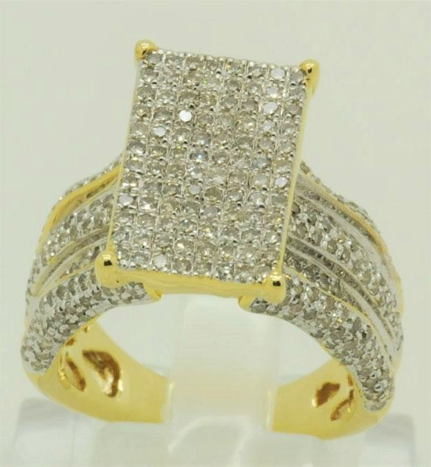 9858R Ring With Diamond